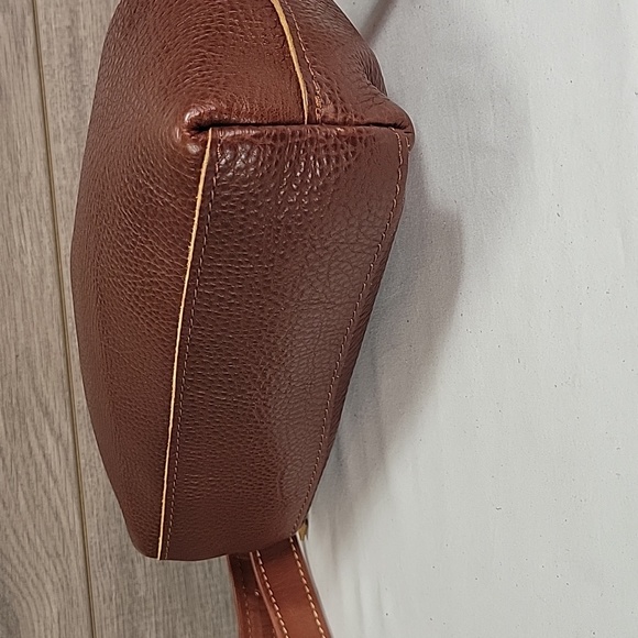 Portland Leather Brown Pebble Leather Crossbody Shoulder Bag - Picture 8 of 12